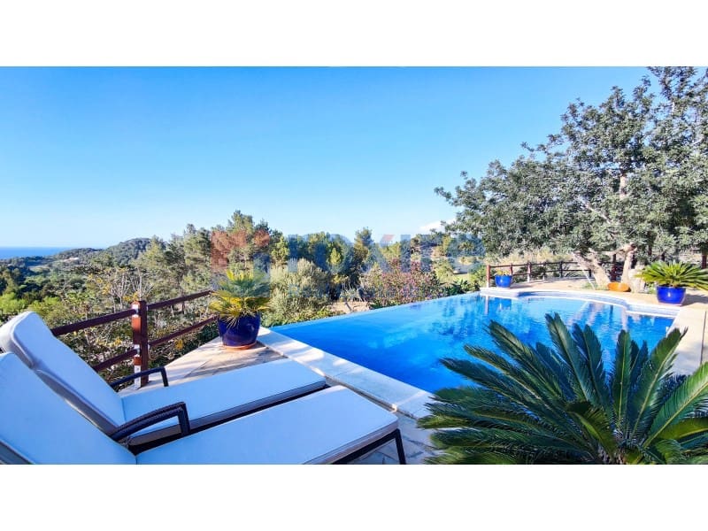 3 bedroom Villa for holiday rental in Sant Agusti des Vedra with pool - € 2,670 (Ref: 9878664)