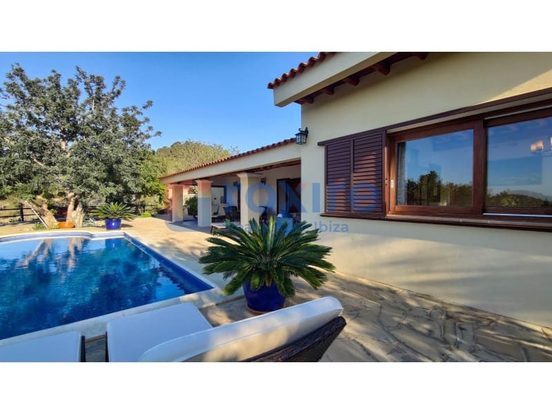 3 bedroom Villa for holiday rental in Sant Agusti des Vedra with pool - € 2,670 (Ref: 9878664)
