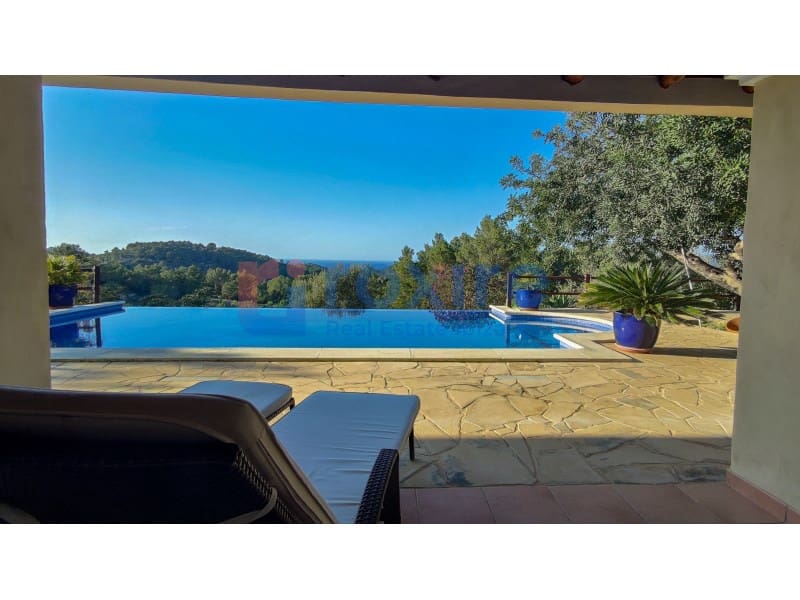 3 bedroom Villa for holiday rental in Sant Agusti des Vedra with pool - € 2,670 (Ref: 9878664)