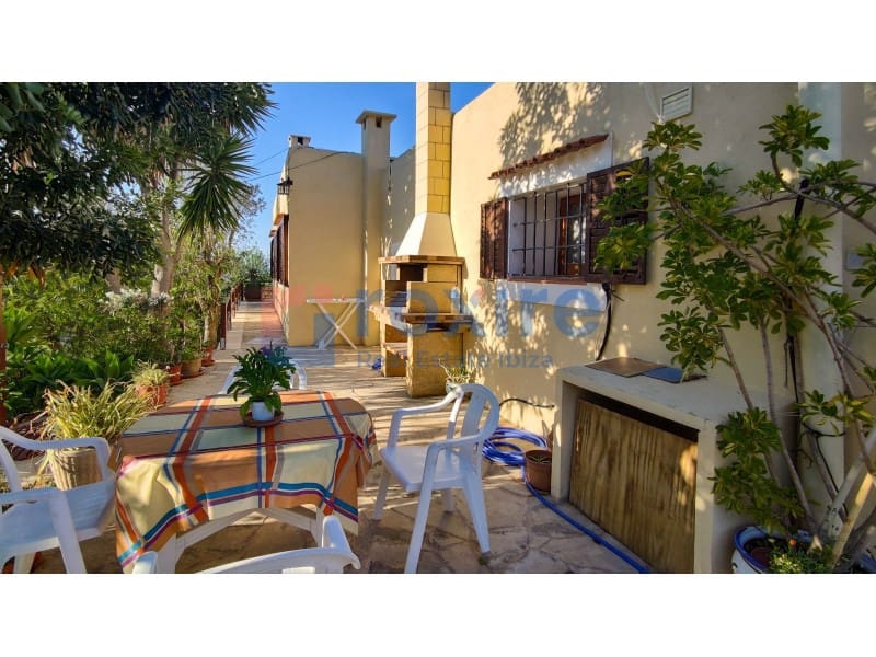 3 bedroom Villa for holiday rental in Sant Agusti des Vedra with pool - € 2,670 (Ref: 9878664)