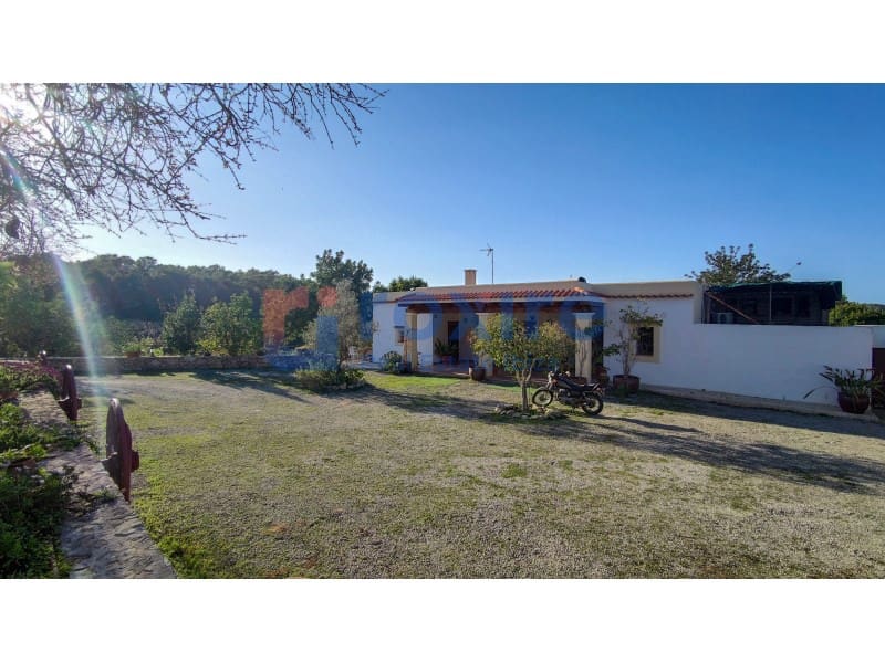 3 bedroom Villa for holiday rental in Sant Agusti des Vedra with pool - € 2,670 (Ref: 9878664)