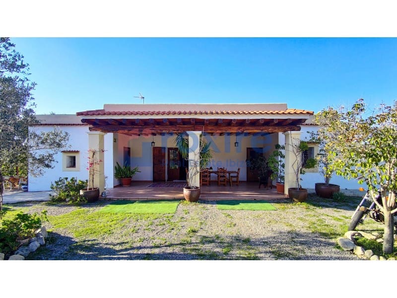 3 bedroom Villa for holiday rental in Sant Agusti des Vedra with pool - € 2,670 (Ref: 9878664)