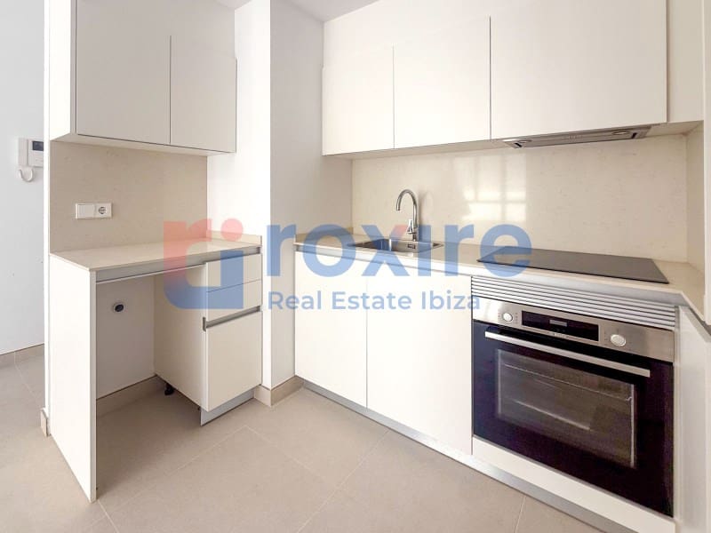2 bedroom Flat for sale in Sant Antoni de Portmany with garage - € 435,000 (Ref: 9881807)