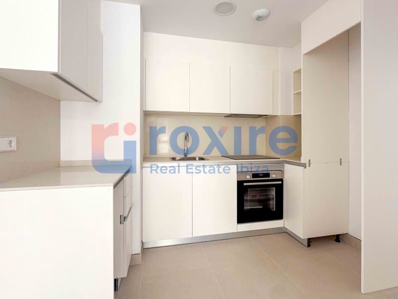 2 bedroom Flat for sale in Sant Antoni de Portmany with garage - € 435,000 (Ref: 9881807)