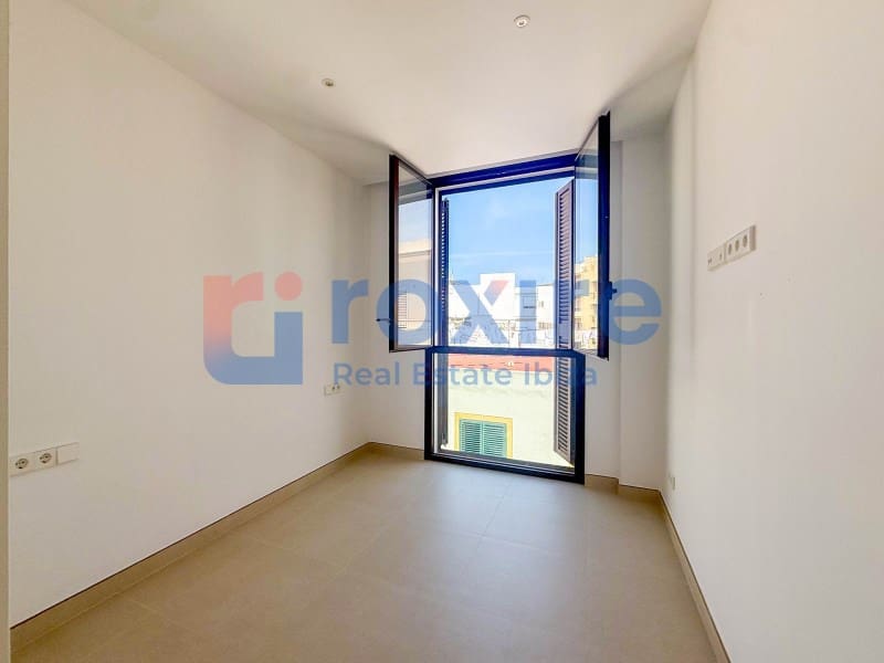 2 bedroom Flat for sale in Sant Antoni de Portmany with garage - € 435,000 (Ref: 9881807)
