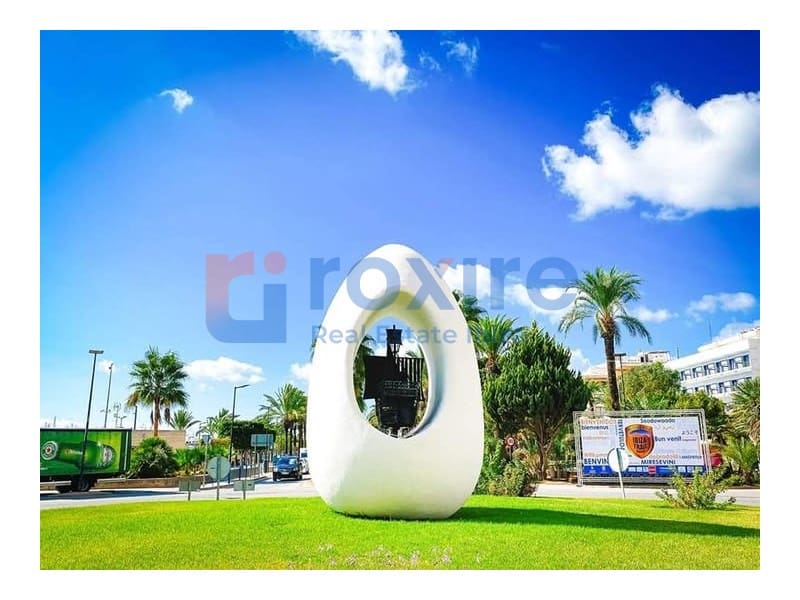 2 bedroom Flat for sale in Sant Antoni de Portmany with garage - € 435,000 (Ref: 9881807)