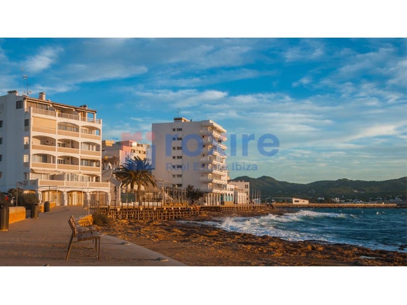2 bedroom Flat for sale in Sant Antoni de Portmany with garage - € 435,000 (Ref: 9881807)