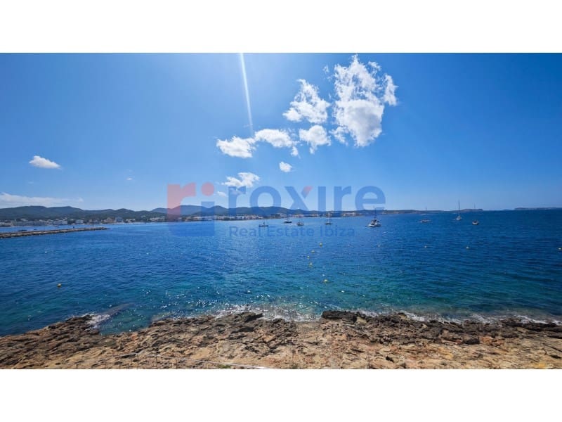 2 bedroom Flat for sale in Sant Antoni de Portmany with garage - € 435,000 (Ref: 9881807)