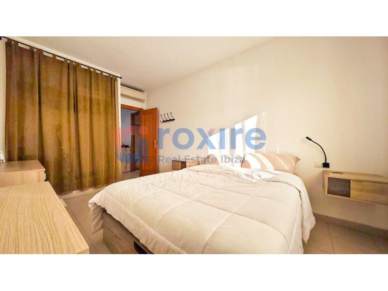 Appartement de 1 chambre à louer à Sant Antoni de Portmany avec piscine garage - 1 600 € (Ref: 9924545)
