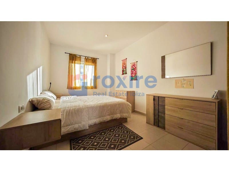 Appartement de 1 chambre à louer à Sant Antoni de Portmany avec piscine garage - 1 600 € (Ref: 9924545)