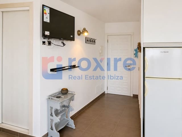 Yksiö vuokrattavana paikassa Cala Vadella, San Jose / Sant Josep de Sa Talaia mukana uima-altaan - 1 250 € (Ref: 9939894)