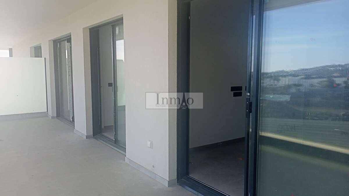 2 bedroom Apartment for sale in Costa Adeje with pool garage - € 585,000 (Ref: 7419955)