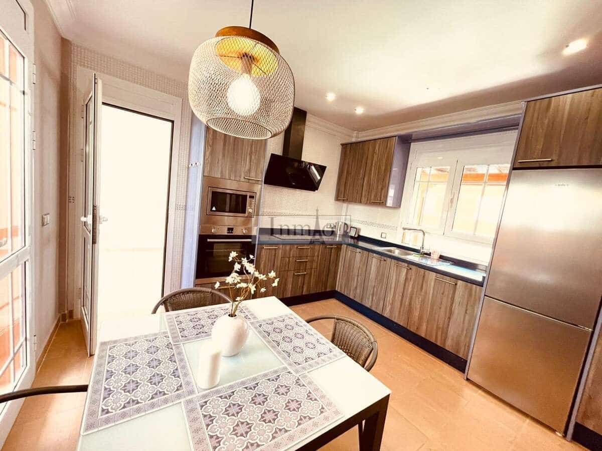 4 sypialnia Finka/Dom wiejski na sprzedaż w Los Cristianos z garażem - 795 000 € (Ref: 7845165)