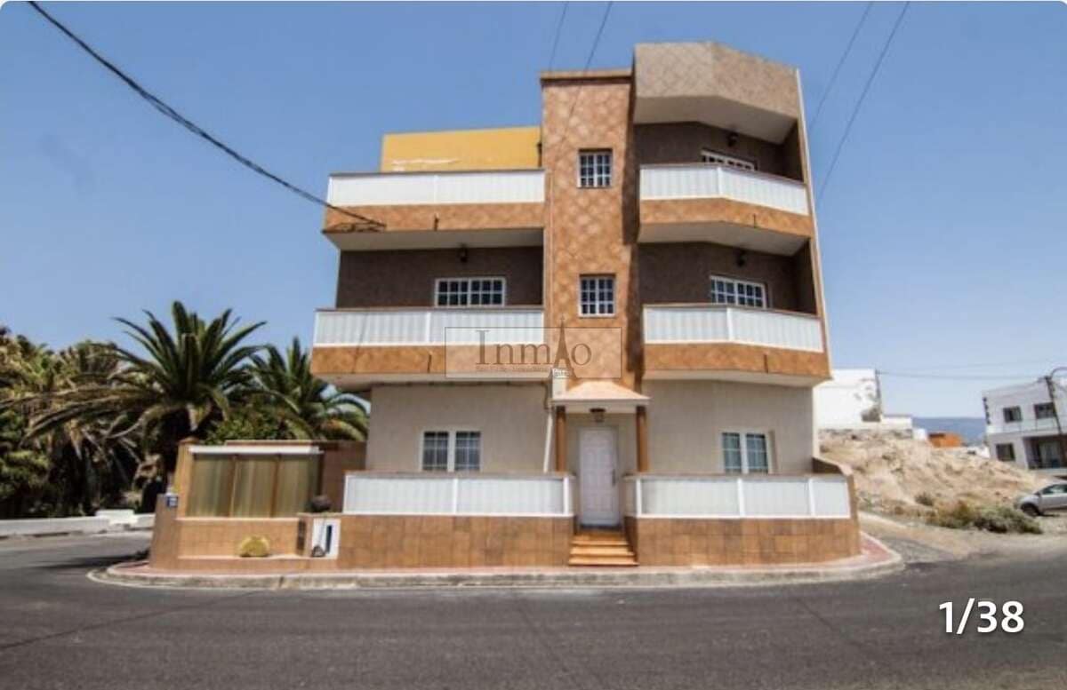 8 bedroom Apartment for sale in Granadilla de Abona with garage € 550,000 (Ref 8002344)
