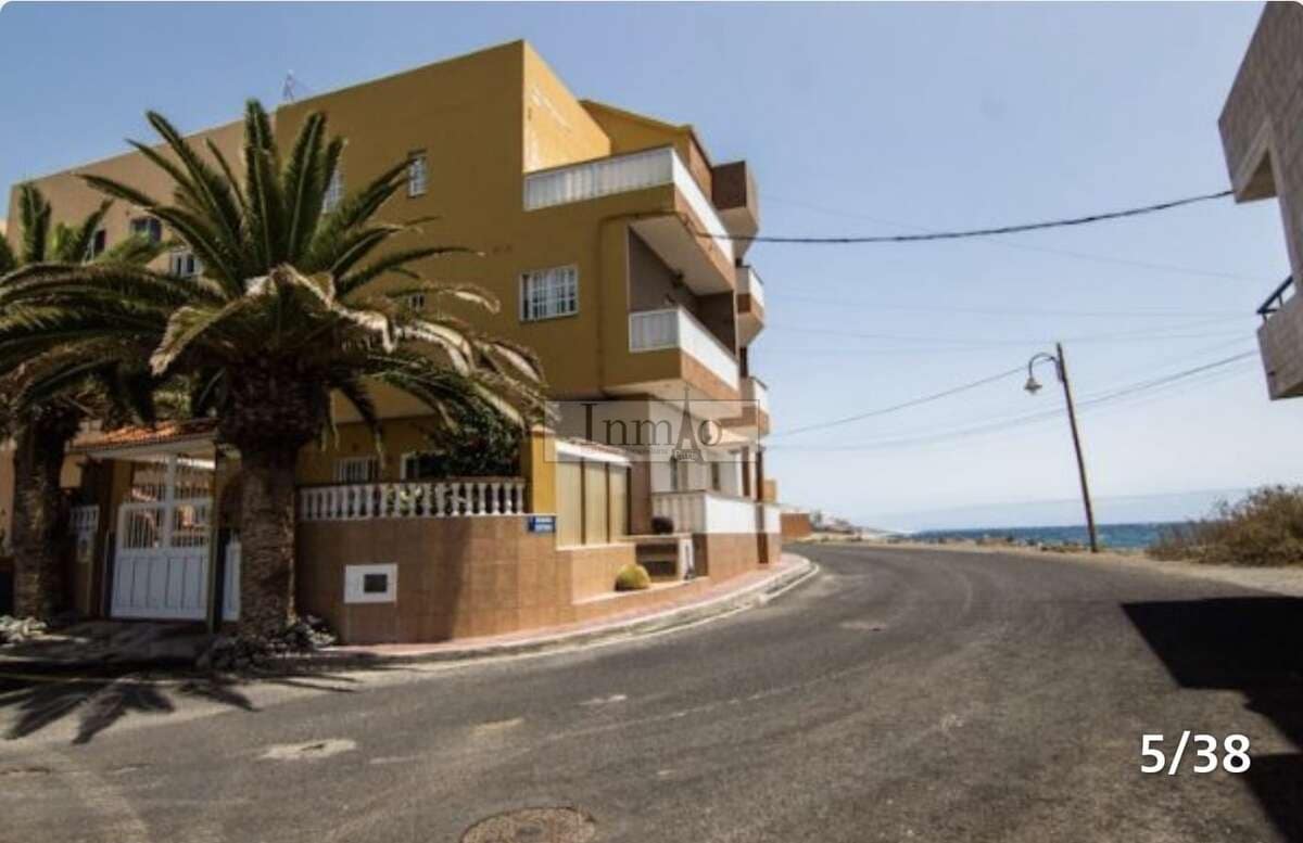 8 bedroom Apartment for sale in Granadilla de Abona with garage € 550,000 (Ref 8002344)