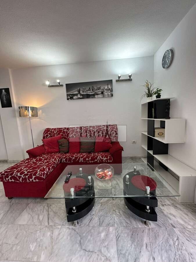 1 makuuhuone Huoneisto myytävänä paikassa Los Cristianos mukana uima-altaan - 285 000 € (Ref: 8324163)