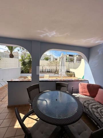 1 makuuhuone Huoneisto myytävänä paikassa Los Cristianos, Arona mukana uima-altaan - 285 000 € (Ref: 8324163)