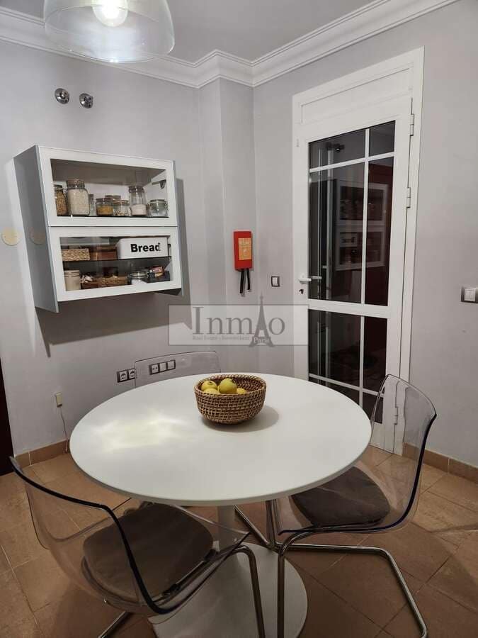 4 soverom Kjedet enebolig til salgs i Los Cristianos med svømmebasseng garasje - € 980 000 (Ref: 9241976)