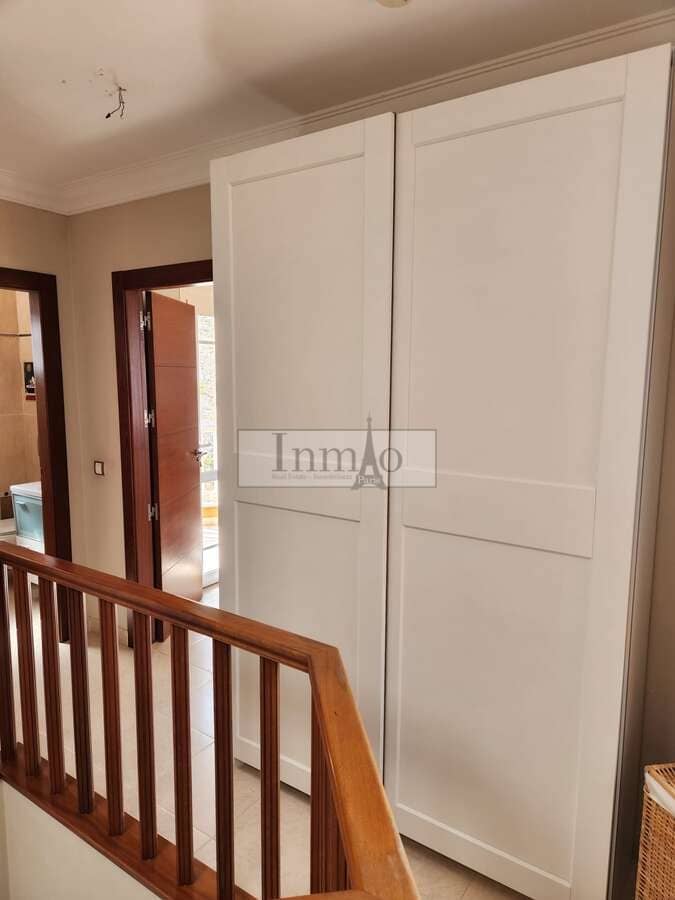 4 soverom Kjedet enebolig til salgs i Los Cristianos med svømmebasseng garasje - € 980 000 (Ref: 9241976)