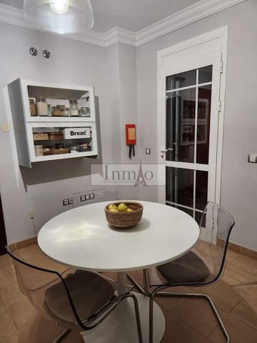 4 soverom Kjedet enebolig til salgs i Los Cristianos, Arona med svømmebasseng garasje - € 980 000 (Ref: 9241976)