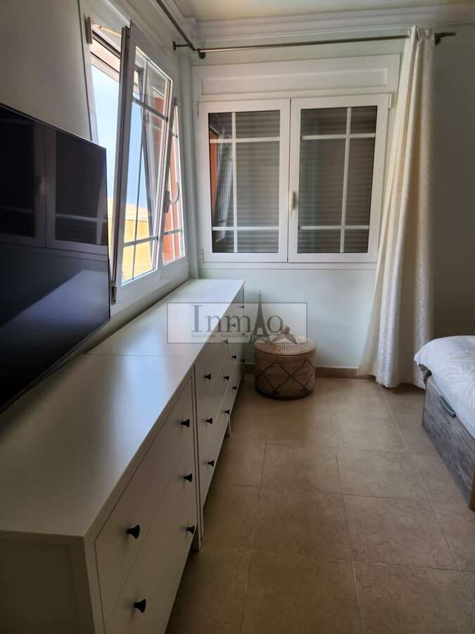 4 soverom Kjedet enebolig til salgs i Los Cristianos med svømmebasseng garasje - € 980 000 (Ref: 9241976)