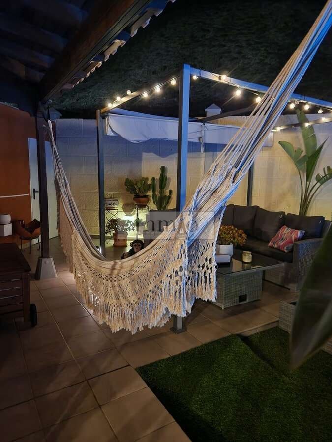 4 soverom Kjedet enebolig til salgs i Los Cristianos med svømmebasseng garasje - € 980 000 (Ref: 9241976)