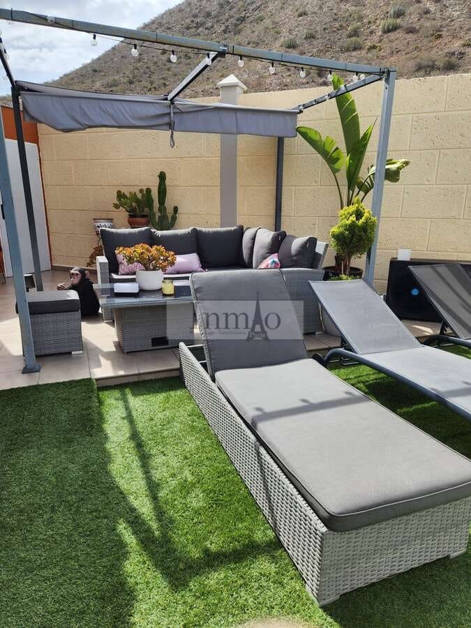 4 soverom Kjedet enebolig til salgs i Los Cristianos med svømmebasseng garasje - € 980 000 (Ref: 9241976)