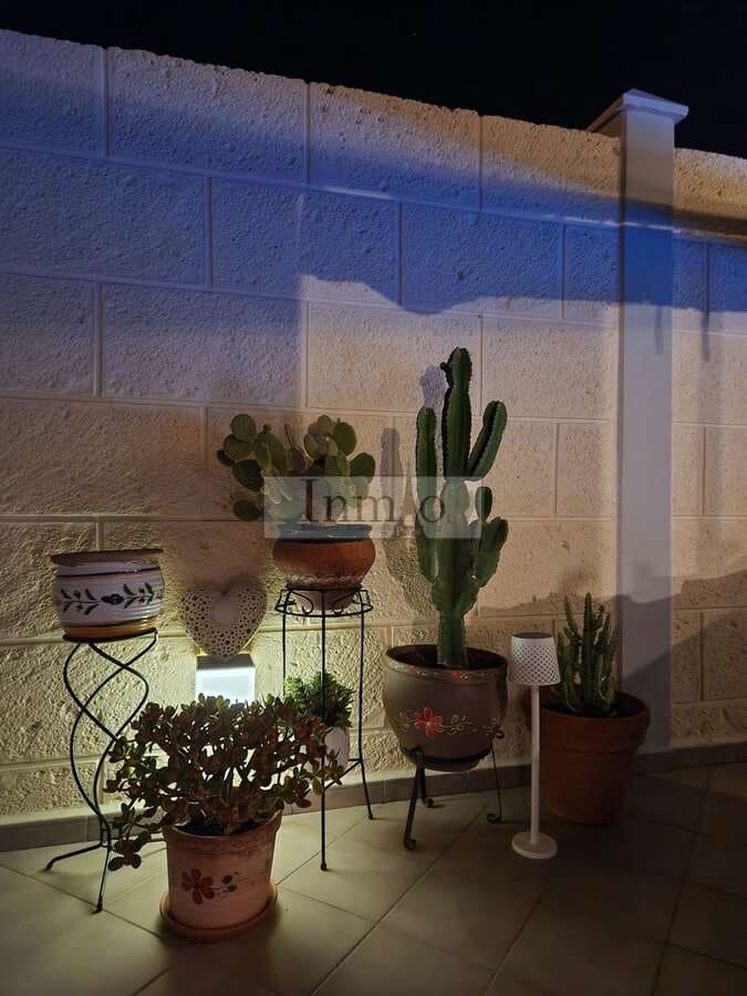 4 soverom Kjedet enebolig til salgs i Los Cristianos med svømmebasseng garasje - € 980 000 (Ref: 9241976)