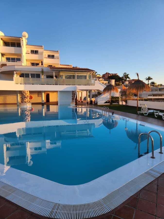 Apartamento de 1 habitación en Costa Adeje en venta con piscina - 320.000 € (Ref: 9241977)