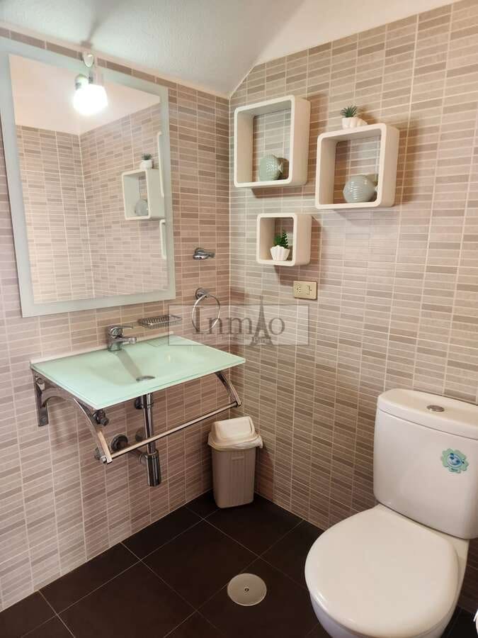 1 slaapkamer Penthouse te koop in Playa de las Americas met zwembad - € 449.950 (Ref: 9241978)