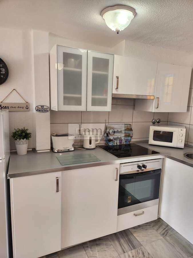 1 slaapkamer Penthouse te koop in Playa de las Americas met zwembad - € 449.950 (Ref: 9241978)