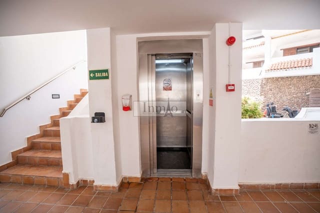 1 soveværelse Lejlighed til salg i Los Cristianos, Arona med swimmingpool - € 325.000 (Ref: 9254528)