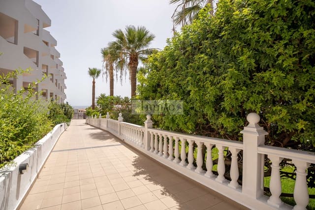 1 soveværelse Lejlighed til salg i Los Cristianos, Arona med swimmingpool - € 325.000 (Ref: 9254528)