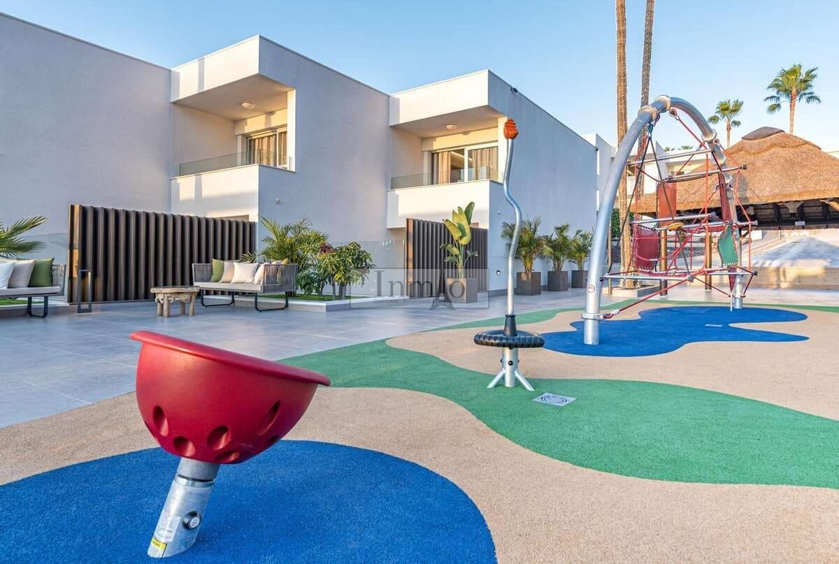 1 soverom Leilighet til salgs i Los Cristianos med svømmebasseng - € 220 000 (Ref: 9317054)