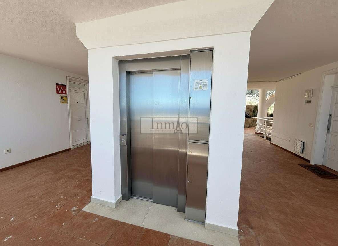 Apartamento de 2 habitaciones en Torviscas en venta con piscina - 381.000 € (Ref: 9355366)