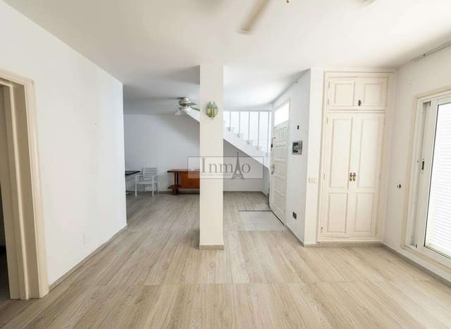 Apartamento de 2 habitaciones en Torviscas, Adeje en venta con piscina - 381.000 € (Ref: 9355366)