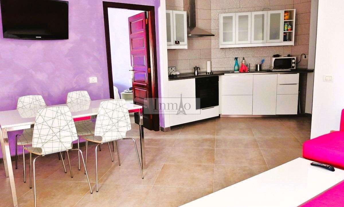 1 bedroom Apartment for sale in Playa de las Americas with pool - € 435,000 (Ref: 9398060)