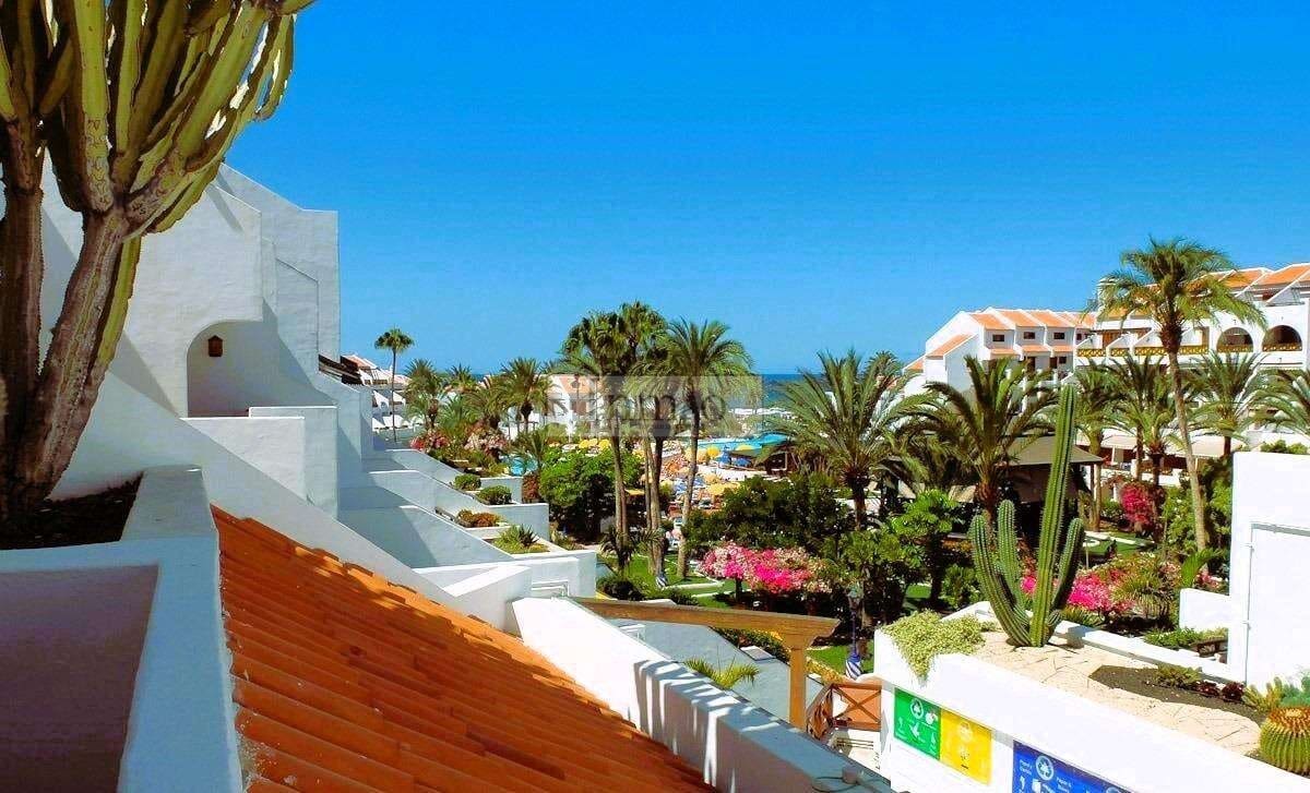 1 bedroom Apartment for sale in Playa de las Americas with pool - € 435,000 (Ref: 9398060)