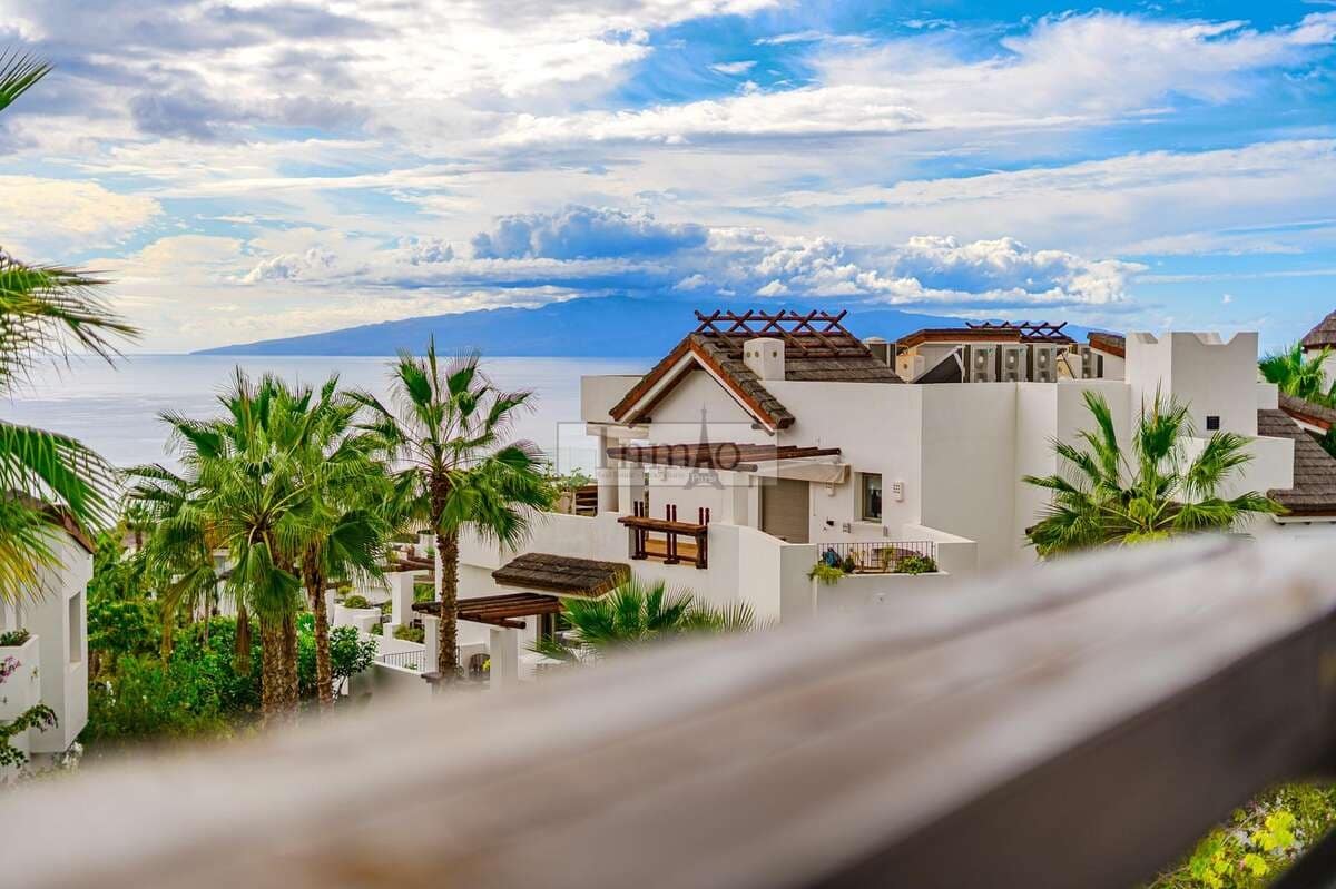 2 bedroom Apartment for sale in Guia de Isora with pool garage - € 720,000 (Ref: 9436644)