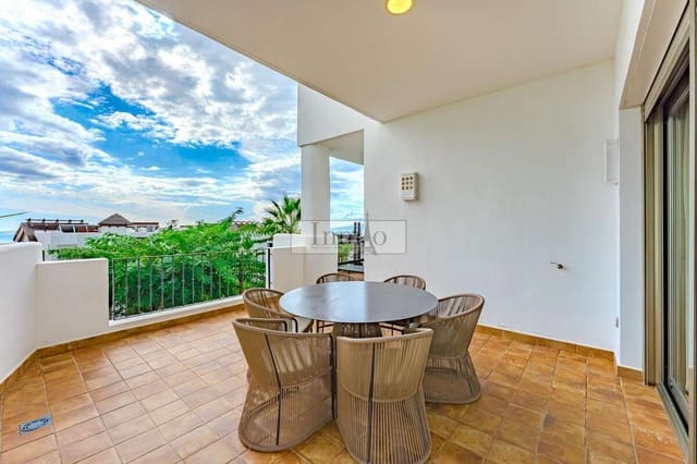 2 bedroom Apartment for sale in Guía de Isora with pool garage - € 720,000 (Ref: 9436644)