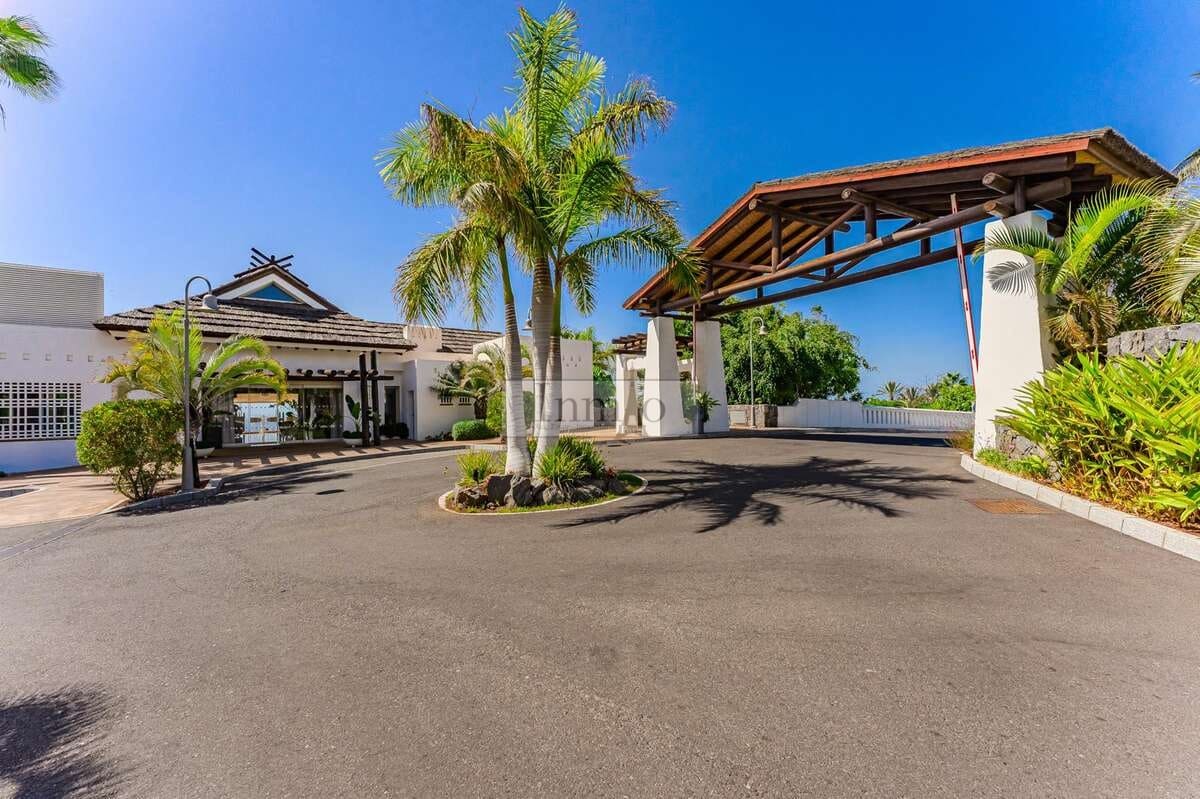 2 bedroom Apartment for sale in Guia de Isora with pool garage - € 720,000 (Ref: 9436644)