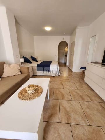 Estudio en Playa de las Americas, Arona en venta con piscina - 365.000 € (Ref: 9465124)