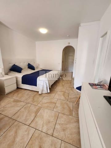 Estudio en Playa de las Americas, Arona en venta con piscina - 365.000 € (Ref: 9465124)