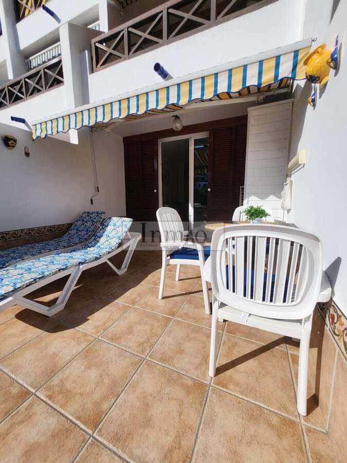 Studio for sale in Playa de las Americas with pool - € 365,000 (Ref: 9465124)