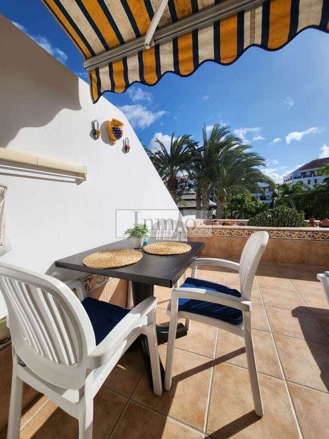 Studio for sale in Playa de las Americas with pool - € 365,000 (Ref: 9465124)