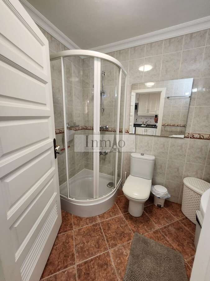 Studio for sale in Playa de las Americas with pool - € 365,000 (Ref: 9465124)