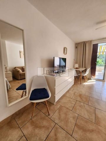 Estudio en Playa de las Americas, Arona en venta con piscina - 365.000 € (Ref: 9465124)