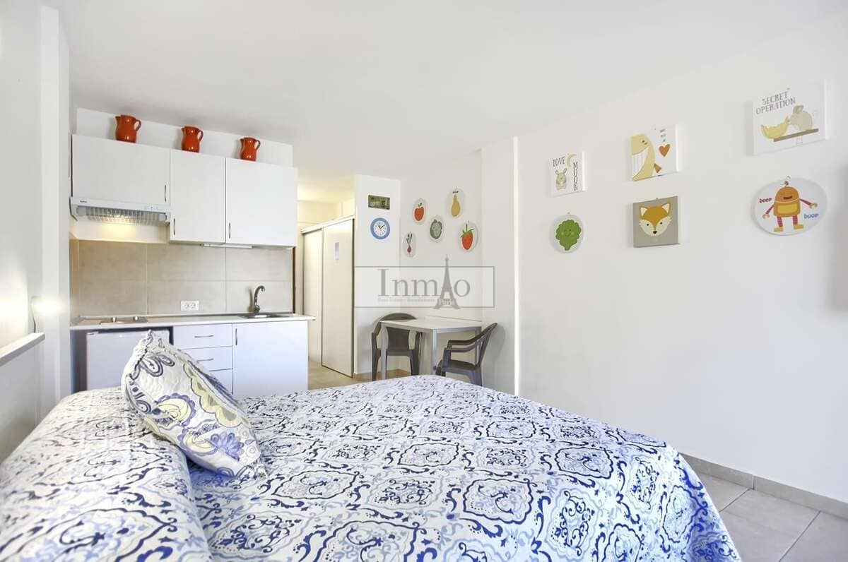 Studio te koop in Playa de las Americas met zwembad - € 274.000 (Ref: 9485053)