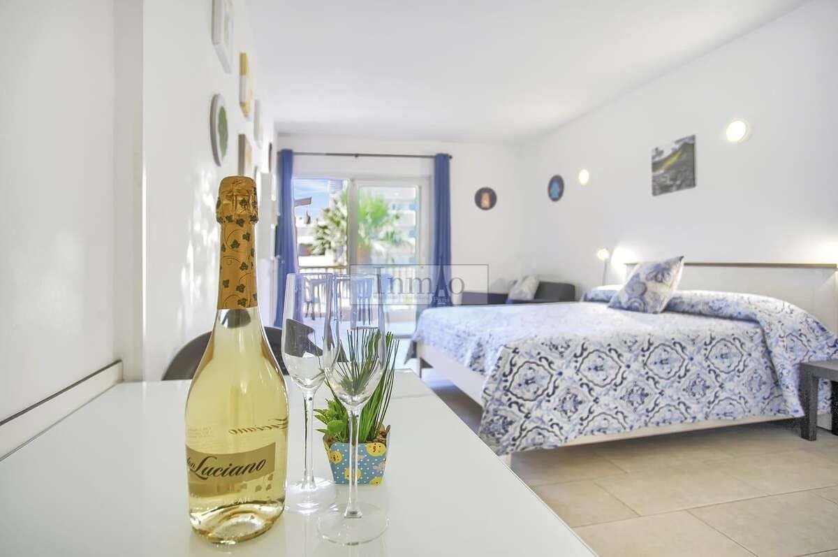 Studio te koop in Playa de las Americas met zwembad - € 274.000 (Ref: 9485053)
