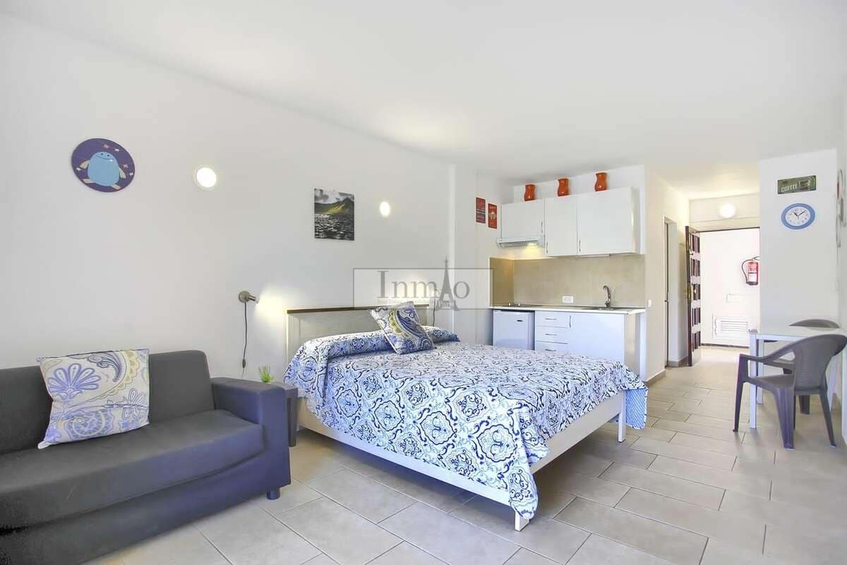 Studio te koop in Playa de las Americas met zwembad - € 274.000 (Ref: 9485053)
